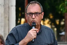 Házkutatás után bevitték Dunaújváros DK-s alpolgármesterét, Mezei Zsoltot