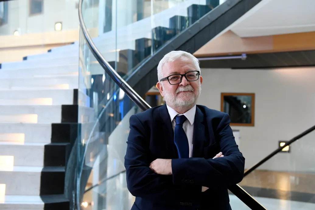 Ara-Kovács Attila: A Mediánnal kapcsolatos minősíthetetlen hazugságok miatt léptem ki a DK-ból