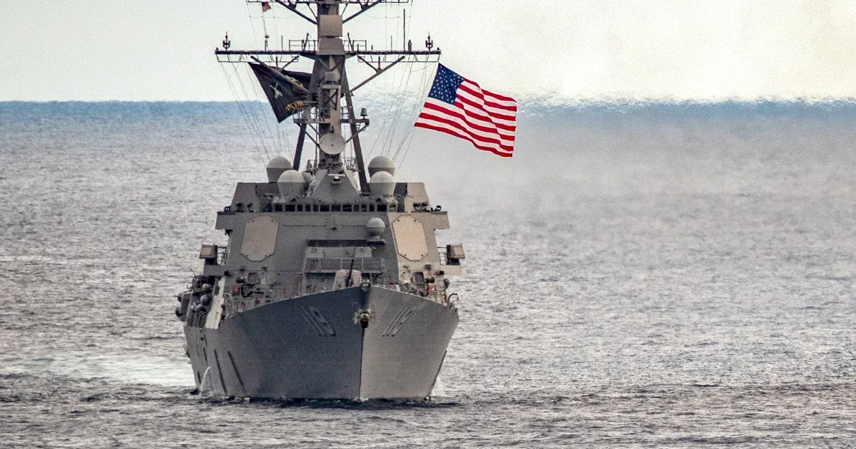 Egymás után érkeznek az amerikai hadihajók a Közel-Keletre, az olajpiac elkezdte beárazni, hogy csapást mérnek Iránra