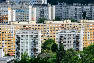 Hogyhogy nem drágulnak a biztosítások, ha a lakások ára és építési költsége is emelkedik?