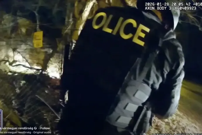 Puskával lövöldözött egy férfi, autóval próbált elmenekülni a TEK páncélosai elől