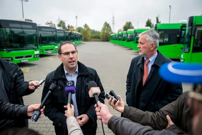 Hatszázmilliót kaptak a semmire a pécsi buszbeszerzésen, és meg is úszhatták volna, ha egyikük nem sétál be 900 ezer euróval egy holland bankba