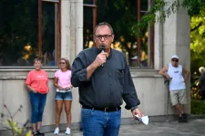 Egy hónapra letartóztatják a vesztegetéssel gyanúsított dunaújvárosi DK-s alpolgármestert