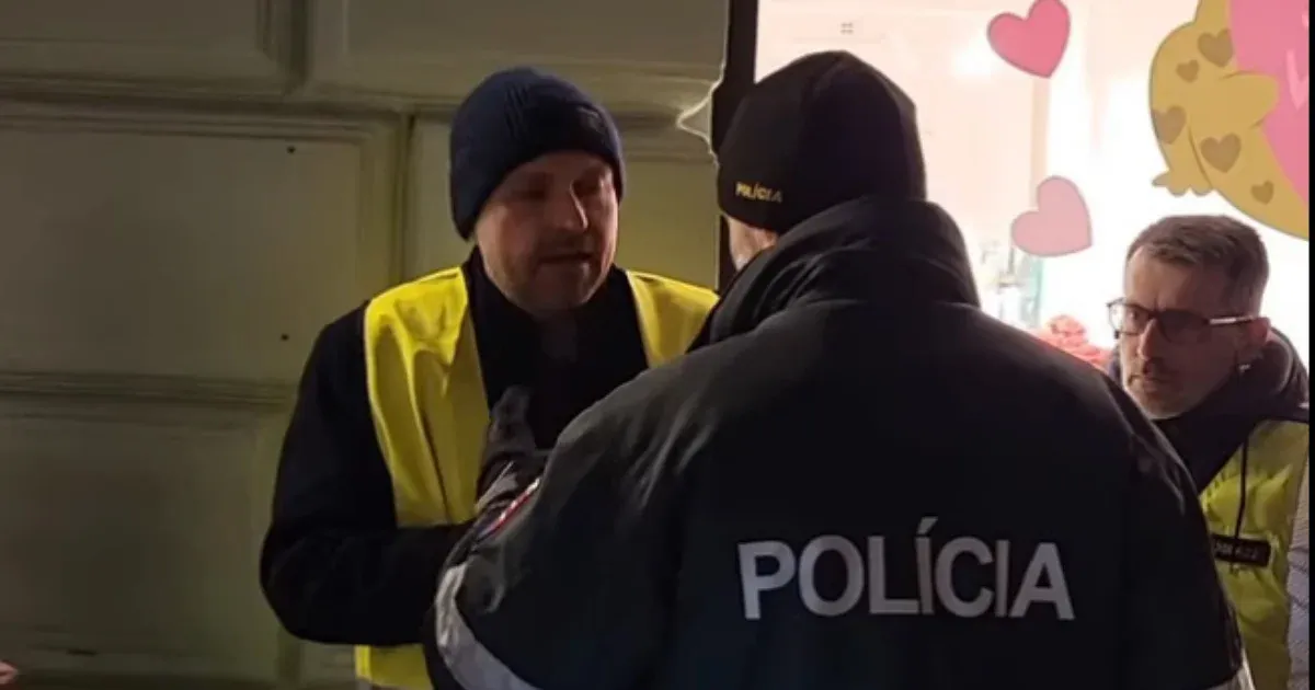 Elvittek a rendőrök egy felvidéki magyar politikust a Beneš-dekrétumok elleni pozsonyi tüntetésen