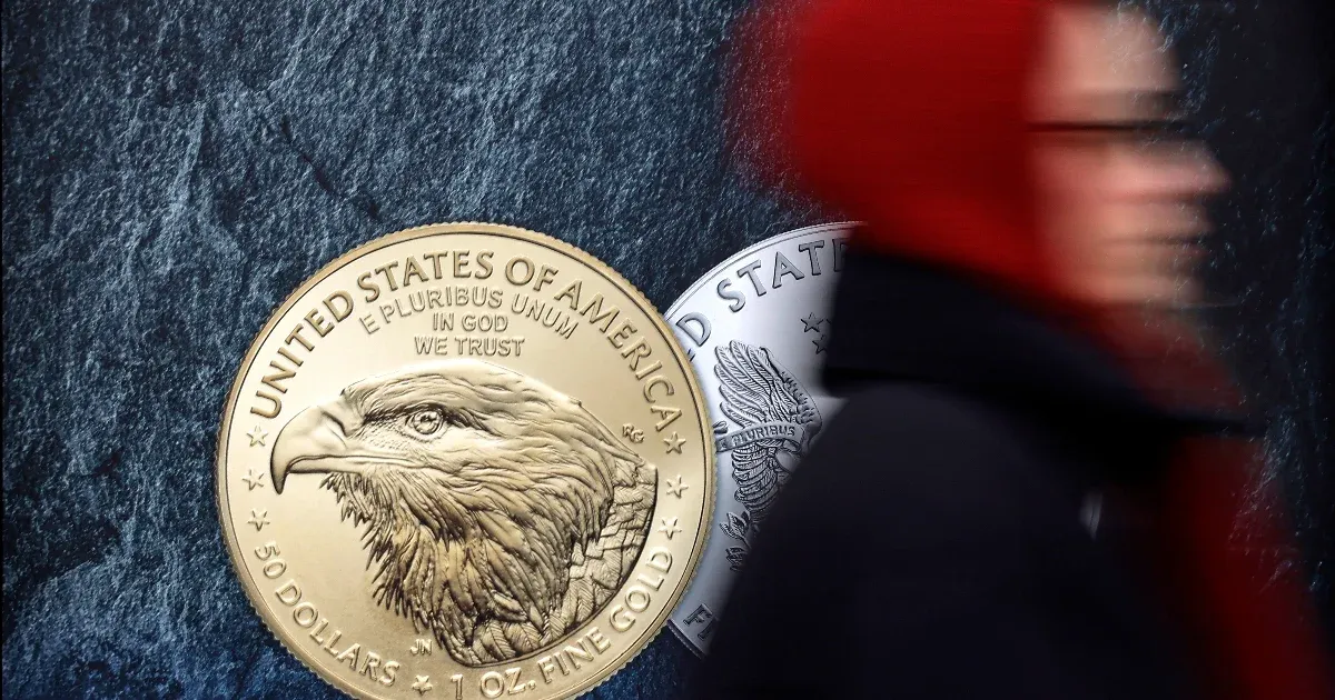 Az ezüst ára 30 százalékot, az arany ára 10 százalékot zuhant pénteken