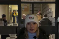 Magyar Péter: Baltával támadtak a Tisza önkénteseire egy debreceni lakótelepen