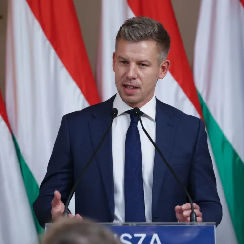 Magyar Péter bekéretné a szlovák nagykövetet a rendőrök által elvitt felvidéki politikus miatt Kép