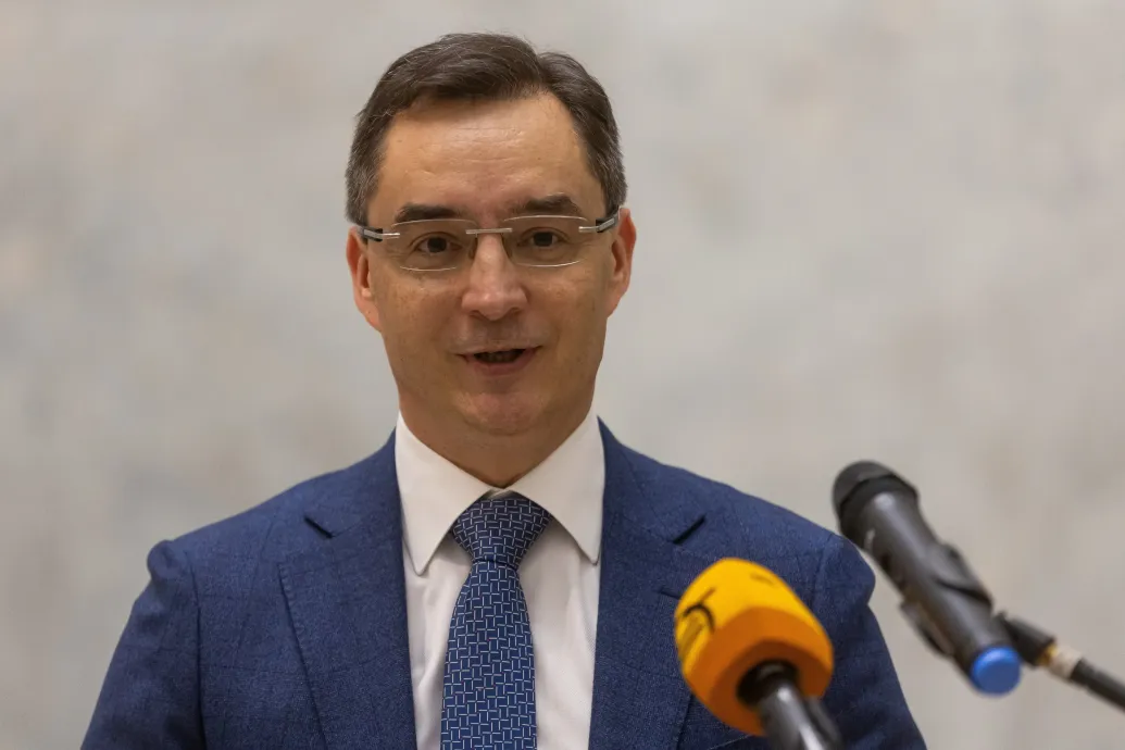 „Az erőszak minden formája elítélendő” – reagált Debrecen fideszes polgármestere a Tisza-önkénteseket ért baltás támadásra