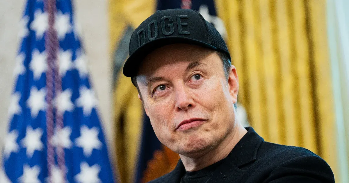 Egymillió apró adatközponttal árasztaná el a Föld körüli pályát Elon Musk