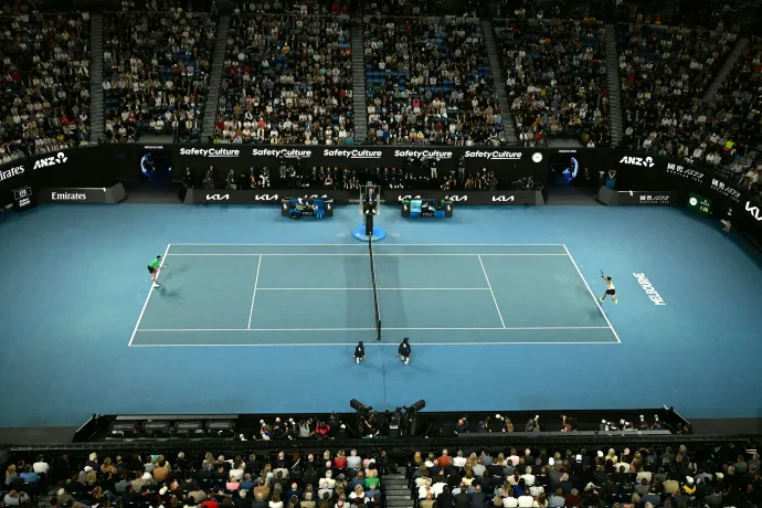 Fotó: Mark Avellino / Anadolu / Anadolu via AFP és Saeed Khan / AFP