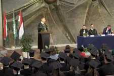 Leszedette az uniós zászlókat az agrártudományi egyetemről a rektor