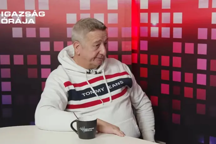 Bayer Zsolt: „Mennyivel jobb lett volna nekik is meg a világnak is, ha bűnözés helyett szart pucolnak a vonaton”