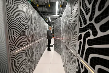 Regionális MI-központtá szeretne válni Románia, de ehhez még pár atomreaktort is fel kellene építenie