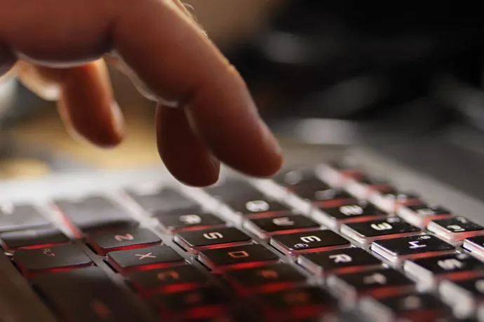 Drogkészítésről és öngyilkosságról kérdezték az MI-t, de bárki láthatta, miről csetelnek