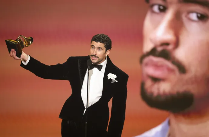 Bad Bunny – Fotó: Stewart Cook / CBS / Getty Images és Amy Sussman / Getty Images