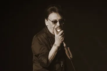 Fenyő Miklóst 2 másodperc után megjegyezted, ilyen művészből nagyon kevés van