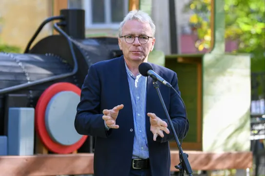 Kovács Gergely: Pokorni sofőrje havi 32 ezerért bérel egy 35 négyzetméteres önkormányzati lakást az Orbánhegyi úton