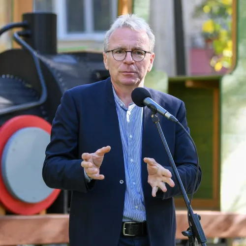 Kovács Gergely: Pokorni sofőrje havi 32 ezerért bérel egy 35 négyzetméteres önkormányzati lakást az Orbánhegyi úton Kép