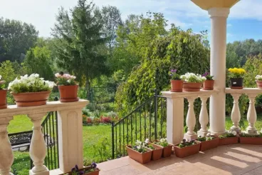 Megtámadták az Esterházy-villa elnevezést, de Vámos Miklós beleállt