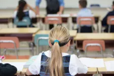 Vádat emeltek a tanár ellen, aki tolakodó érintéseivel zaklatta egy katolikus iskolában a diáklányokat