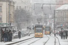 Több centi hó hullott Budapesten, nagy a torlódás az M0-son
