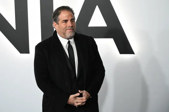 A Melania rendezője az Epsteinnel közös fényképről: Nem ismertem, a képen az akkori menyasszonyommal szerepelek