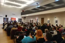 Bitcoinos és dubaji ingatlanos befektetéseket ígért a híveknek a Hit Gyülekezete volt egri lelkésze, felfüggesztették