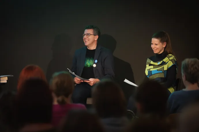 Patat Bence és Bába Laura a finn tematikájú Bábel esten, 2026. január 21-én – Fotó: Kállai Márta