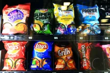 Egy friss kutatás szerint az ultrafeldolgozott élelmiszereket ugyanúgy kéne szabályozni, mint a dohányzást