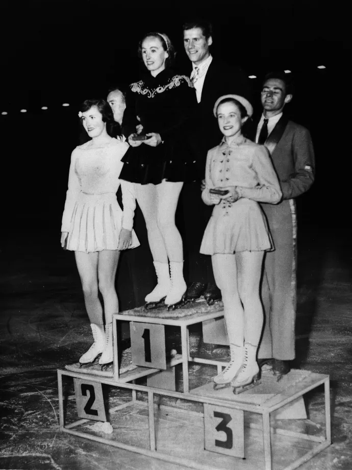 A magyar páros a dobogó 3. fokán az 1952-es téli olimpián – Fotó: ullstein bild / Getty Images