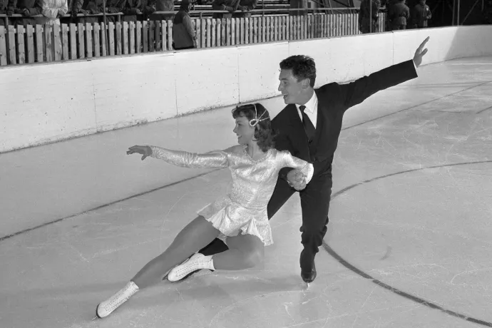 „A szovjet csapatnak sem volt ilyen harsogóan ízléstelen dekorációja, mint a magyaroknak”