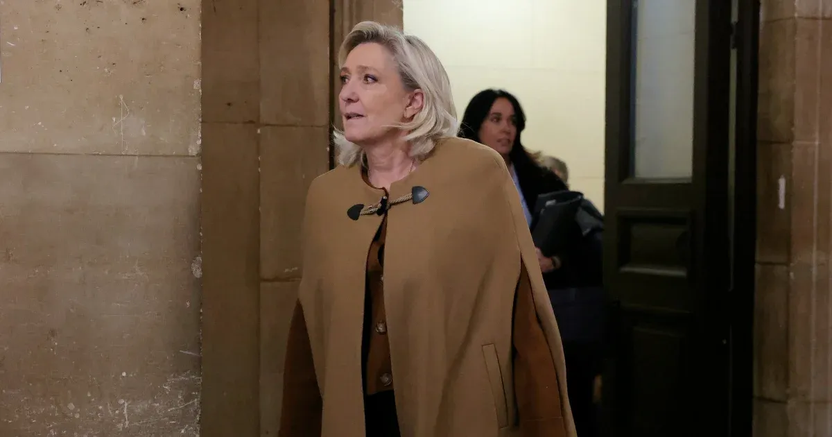 Négy év börtönt kér az ügyészség az EU-s források dézsmálásával vádolt Marine Le Penre