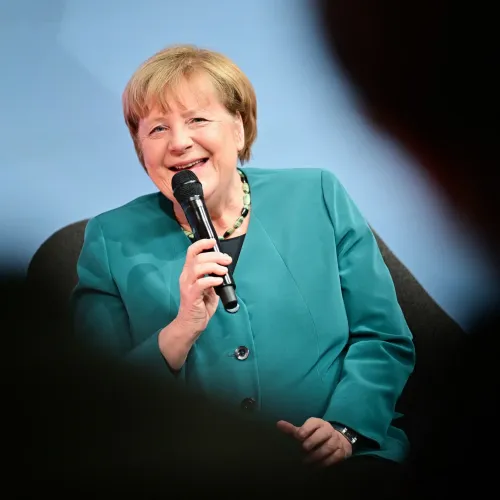 Krasznahorkai László Angela Merkellel vacsorázott Kép