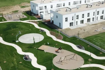 Mi történik, ha egy lakópark nem elszigetelődik, hanem illeszkedik a városi szövetbe?