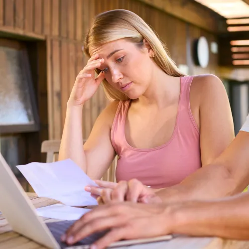 Csökkenő kamatok, drága törlesztők: miért most éri meg a hitelkiváltás?