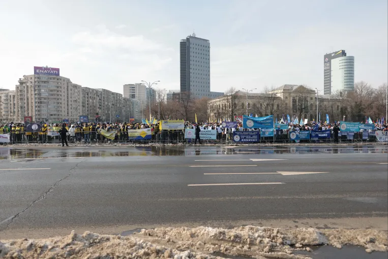 Szuverenisták, fiskális populisták és a „józan ész”. Gazdasági alternatívák és a román politika ciklusai