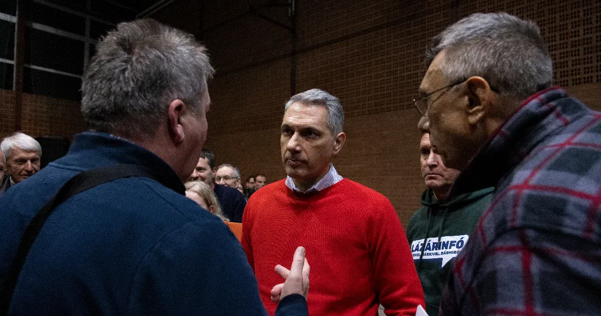 21 Kutatóközpont: A magyarok 55 százaléka szerint le kellene mondania Lázár Jánosnak a vécépucolós kijelentése után