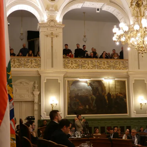 Nem oszlatta fel magát a győri Fidesz-frakció, ami feljelentésekkel, fegyelmivel vág vissza az ellenzéki polgármesternek Kép