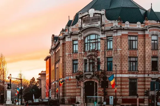 Scena9: Ritka periodikákat ért víz csőtörés miatt a kolozsvári egyetemi könyvtárban