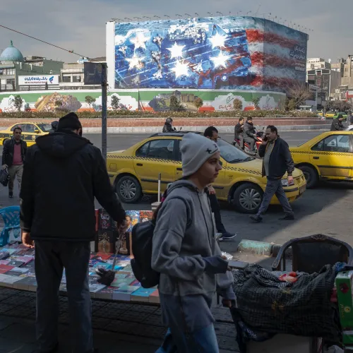A hadihajók árnyékában kezdődött tárgyalásokkal Trumpnak és az iráni rezsimnek nagyon más a célja Kép
