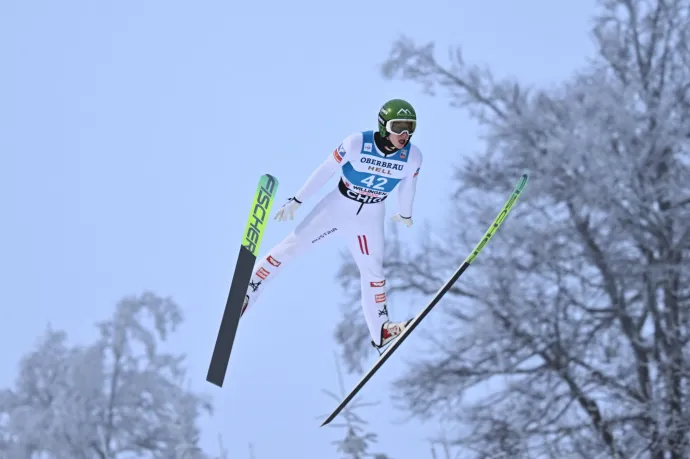 A trükkös ruha után a teljesítményfokozás új módjával vádolják a síugrókat