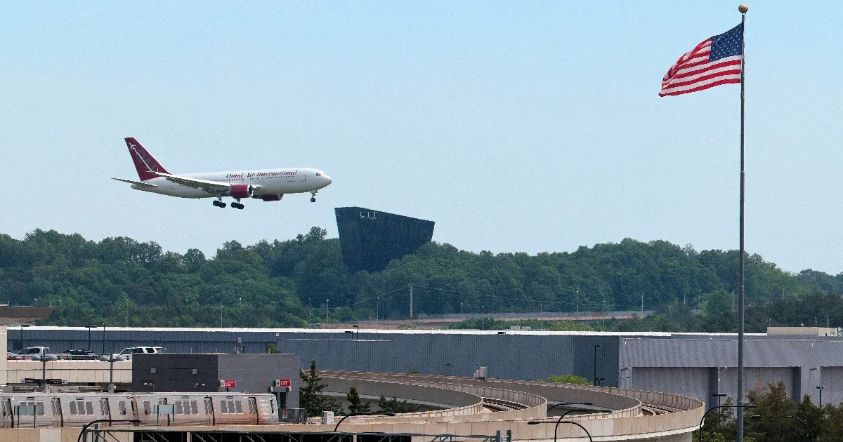 Trump egy hatalmas repteret és egy vasúti pályaudvart is magáról neveztetne el