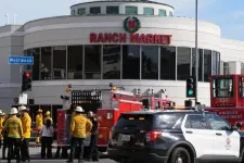 Elsodort egy biciklist, majd egy üzletbe csapódott autójával egy 92 éves nő Los Angelesben