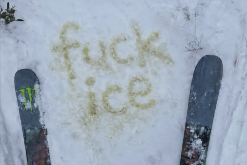 Hóba pisilt üzenettel küldte el melegebb éghajlatra az ICE-ot egy brit síelő a téli olimpián