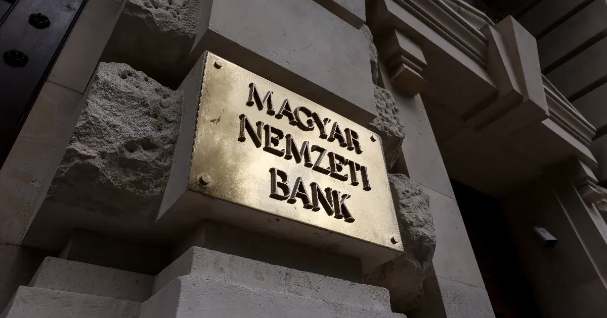 Közel egy év után sem hallgattak ki senkit gyanúsítottként az MNB-ügyben