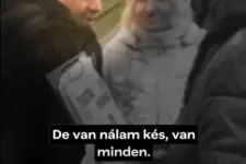 Késeléssel fenyegette a Tisza aktivistáit egy férfi Budapesten