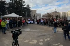 Mintegy 200-an tüntettek Gyergyószentmiklóson a helyi adók és illetékek emelése miatt