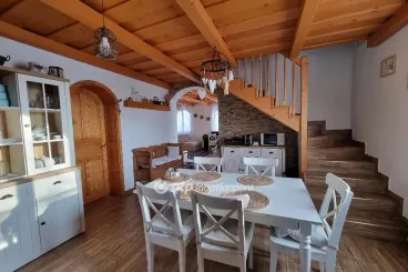 3 gyerekkel nem egyszerű elég nagy házat találni, de nemcsak a CSOK segít