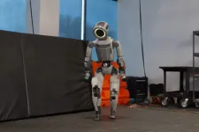 Hátraszaltózni és cigánykerekezni is tud a Boston Dynamics új robotja