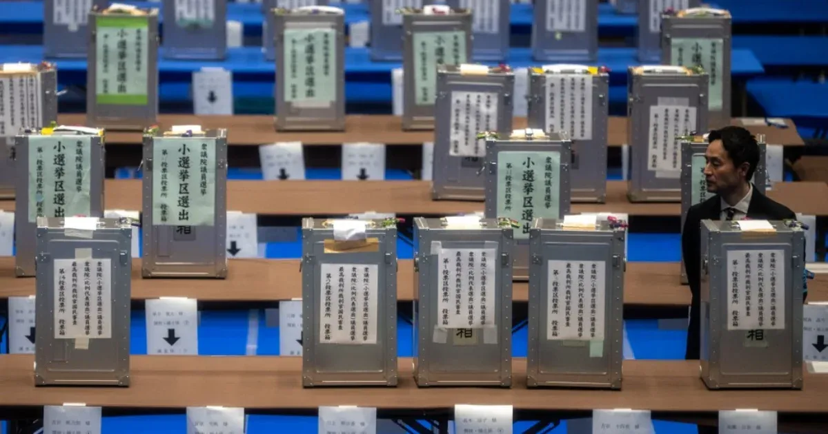 Kétharmados többséggel tarolt a japán kormánypárt az előrehozott választáson